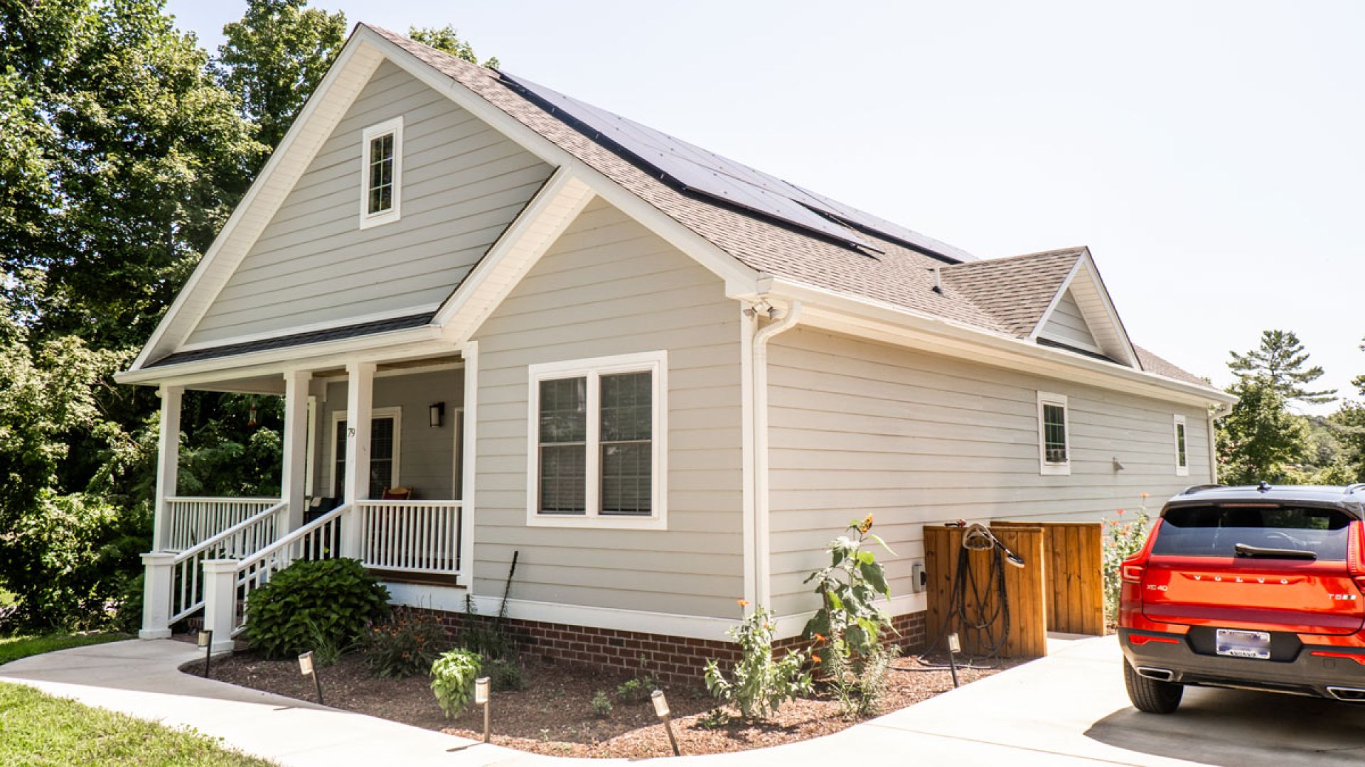 New Build Residential Home in Sewanee, Tennessee with roof-mounted solar panels