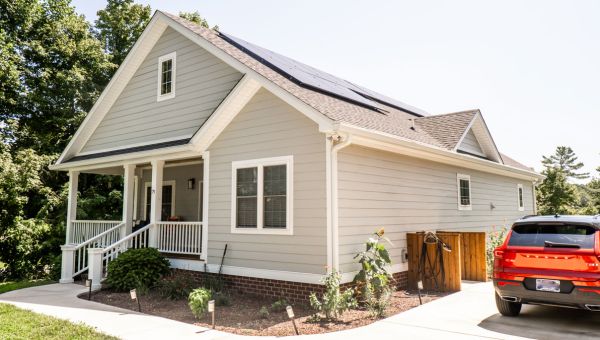 New Build Residential Home in Sewanee, Tennessee with roof-mounted solar panels