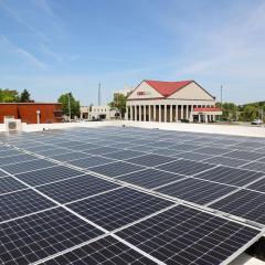 Solar-panels-installed-on-roof-of-Vienna-Coffee-Co