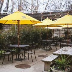 Vienna-Coffee-Co-porch