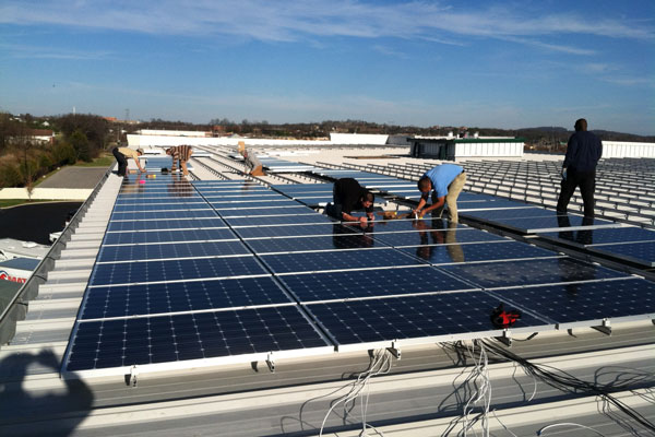 Lightwave Installing Solar Panels at Mallory Station Storage